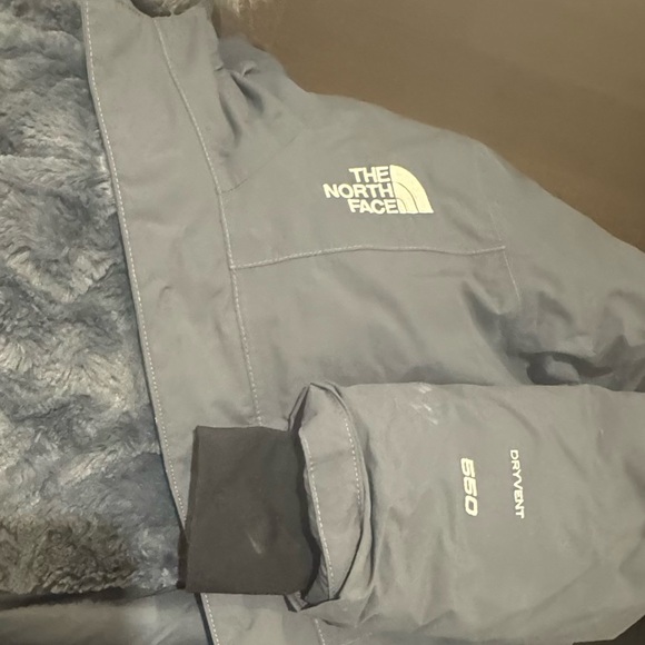 Children Northface winter coat. - Picture 6 of 7